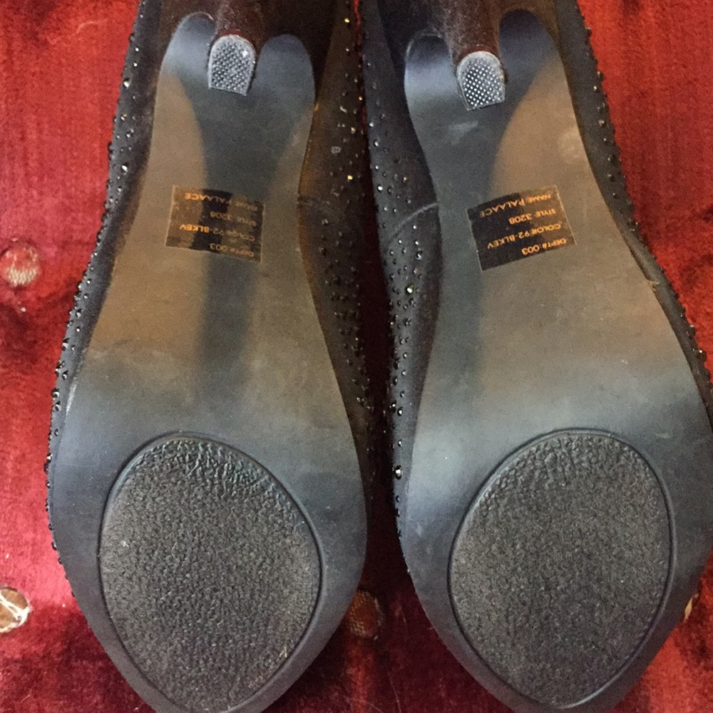 Bakers Black Pumps - Picture 5 of 5